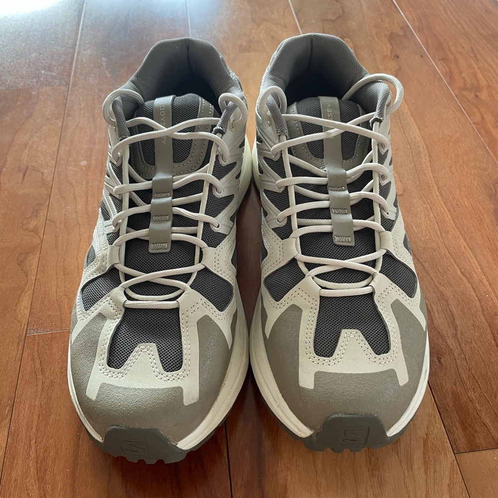 Salomon Men’s Odyssey Lace Up Hiking Sneakers - Size 9 - ONLY WORN ONCE!!